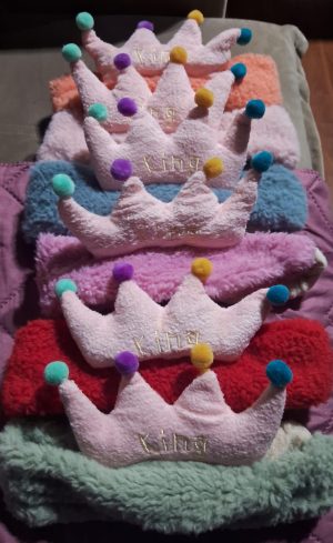 Faixa de Cabelo Peluciada- coroa