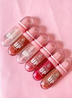 Lip Gloss Makeup - CriarBelle